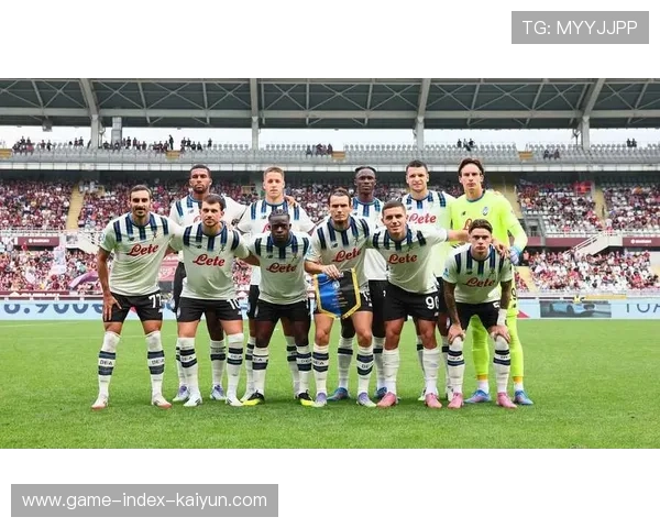 尤文图斯通过短传渗透与边路突入并举,前场更具侵略性